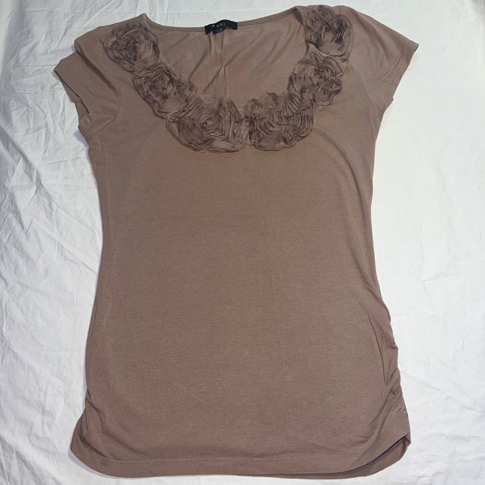 Forever21 Taupe flower appliqué cinched sides blouse